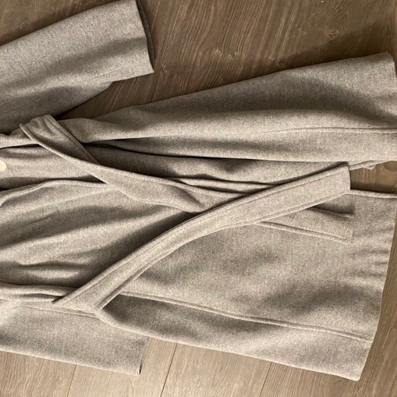 ARITZIA/BABATON ROBE/TIE WAIST COAT - Picture 2 of 7